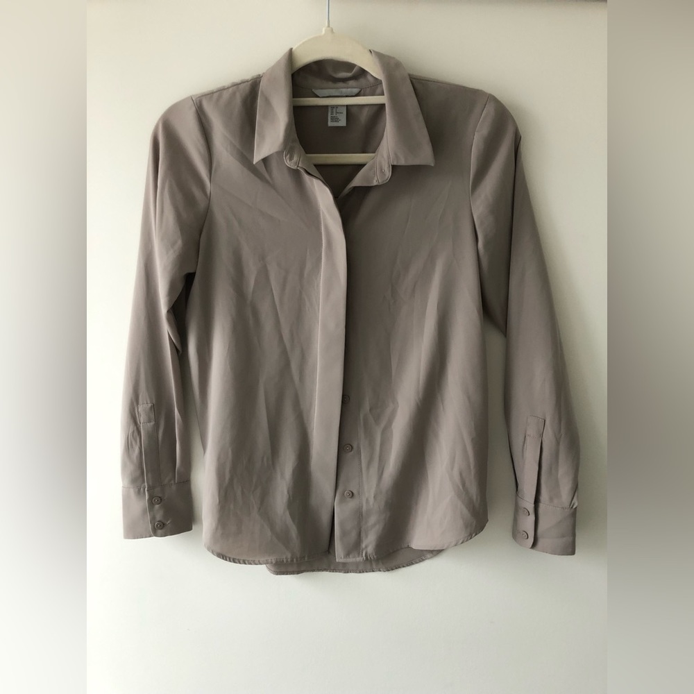 H&M grey/taupe blouse. Size 2.